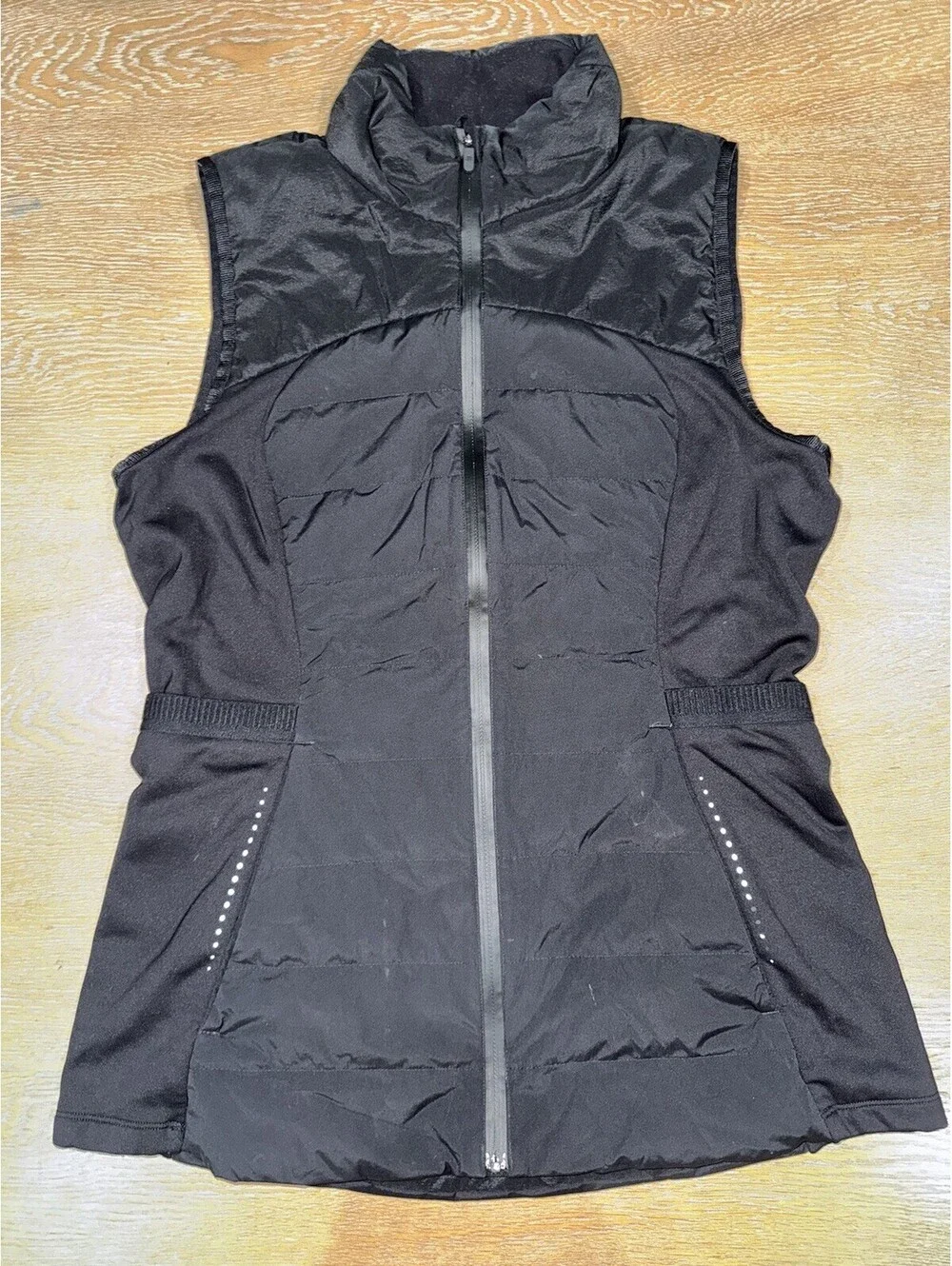 Lululemon Down for It All Vest Womens SIZE 8 Black Water Resistant